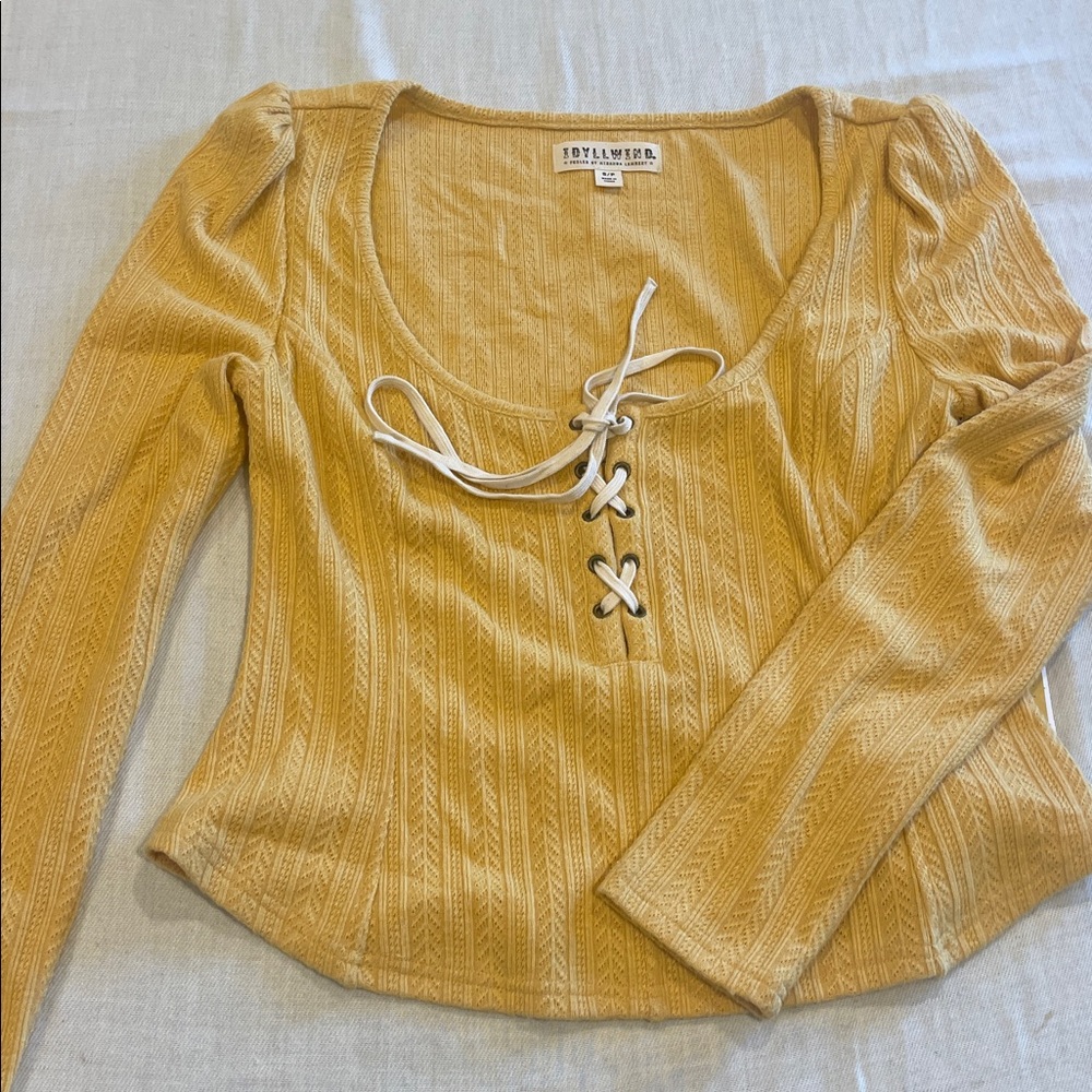 9B11002 IDYLLWIND fuels by Miranda Lambert Soft mustard yellow SZ S rodeo ready